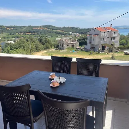 With Sea Views Apartment *