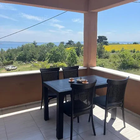 Apartment With Sea Views Halic